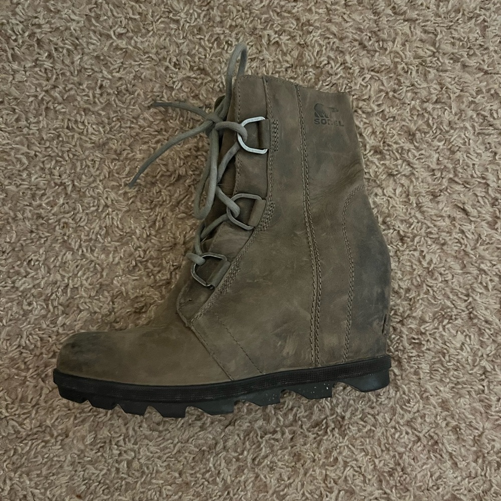 Sorel Women's Lace Up Brown Wedge Boots
